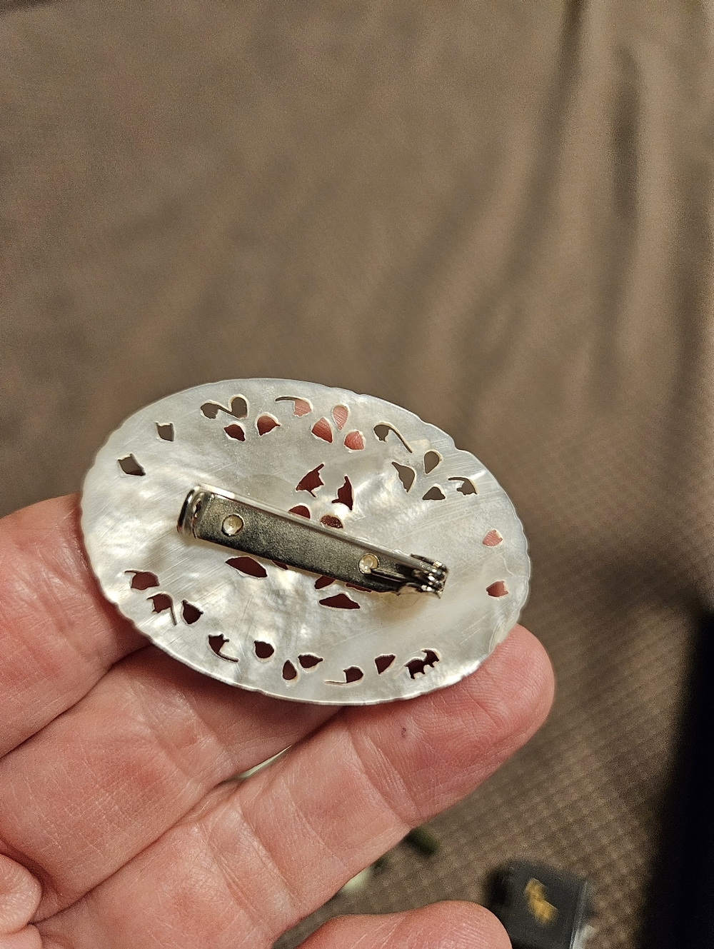 Mother Of Pearl Broach - Picture 4 of 4